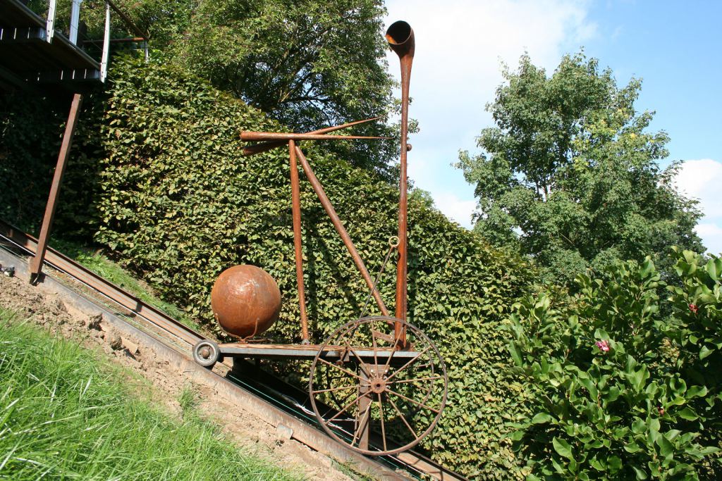 Fürstenberg, Rainer - farnurzu, aufundab, huhu (Mobile Skulptur) - 2008